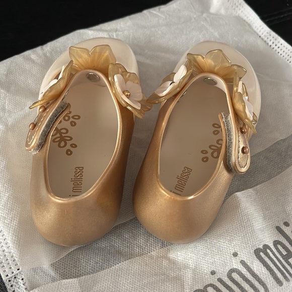 Mini Melissa Ultra Girl Flower Bege Dourado - Picture 4 of 6